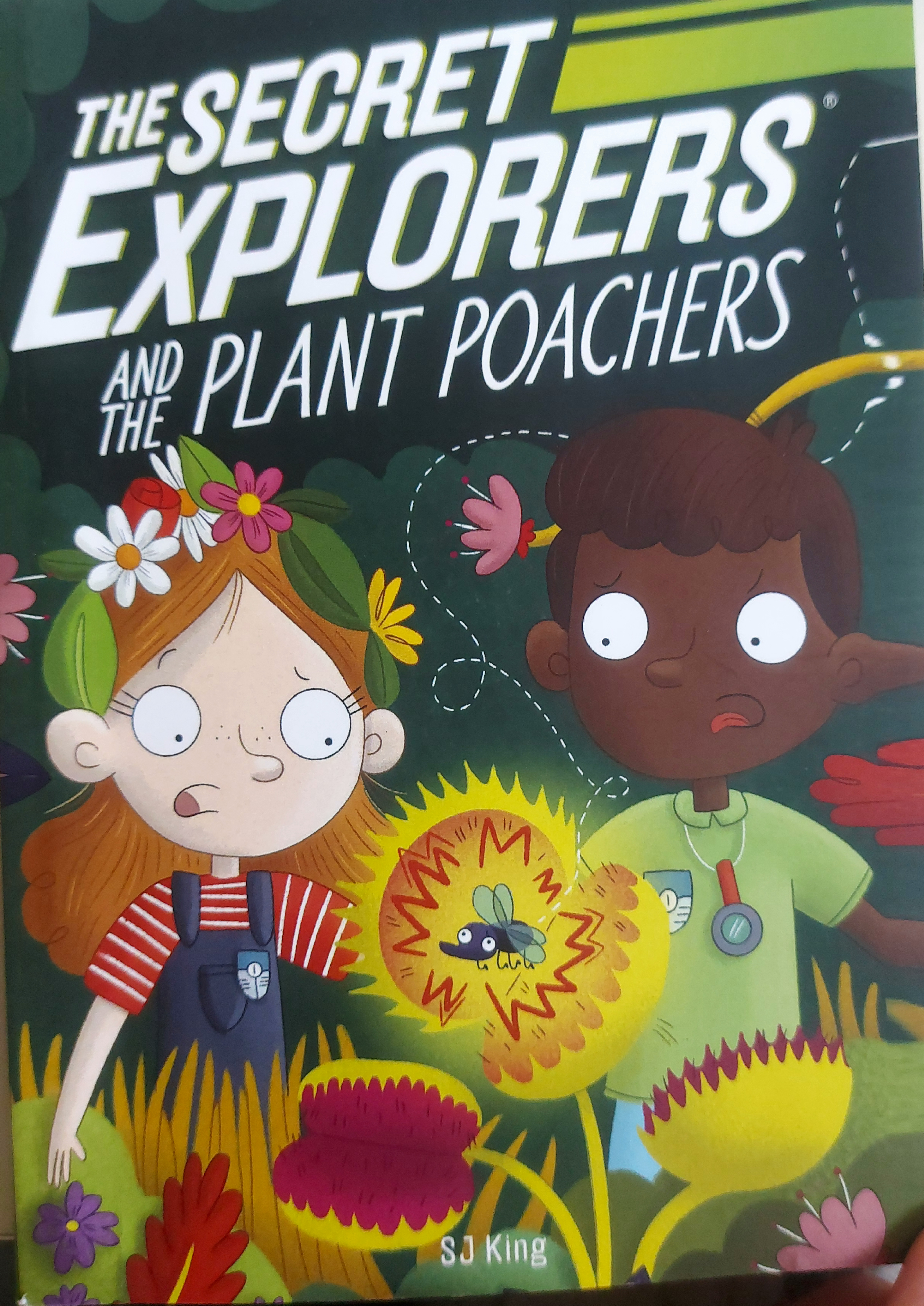 THESECRET EXPLORERS  AND THE PLANT ROACHERS