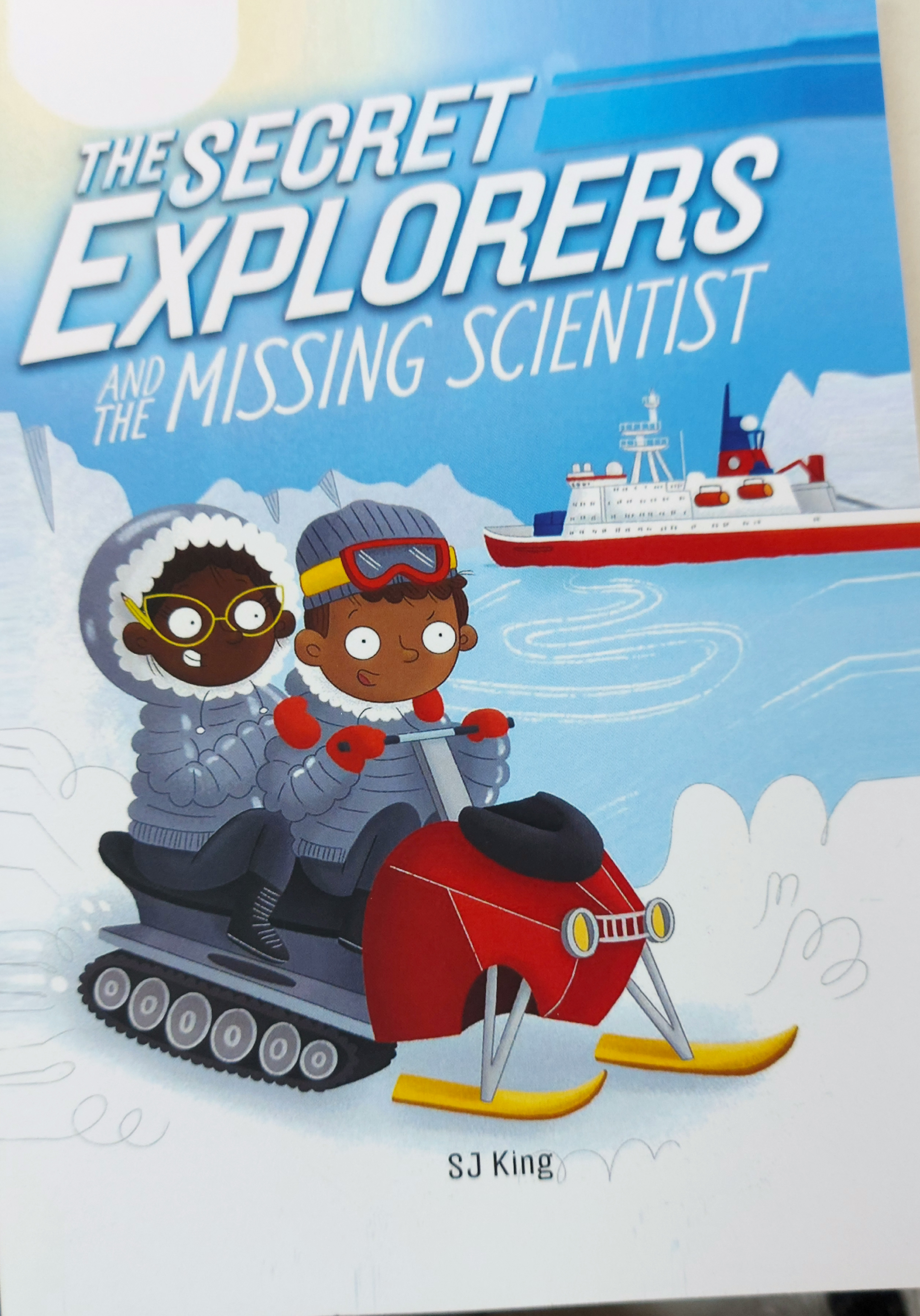 THE SECRET EXPLORERS AND THE MISSING SCIENTIST